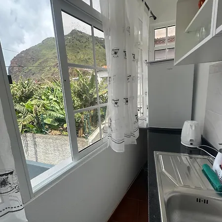 Gori House Apartmán *